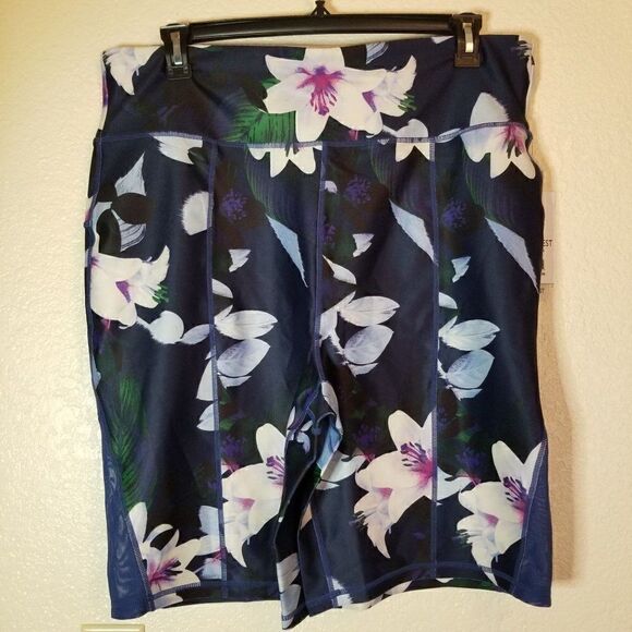Nine West Active Shorts (size 3X) - Picture 1 of 4